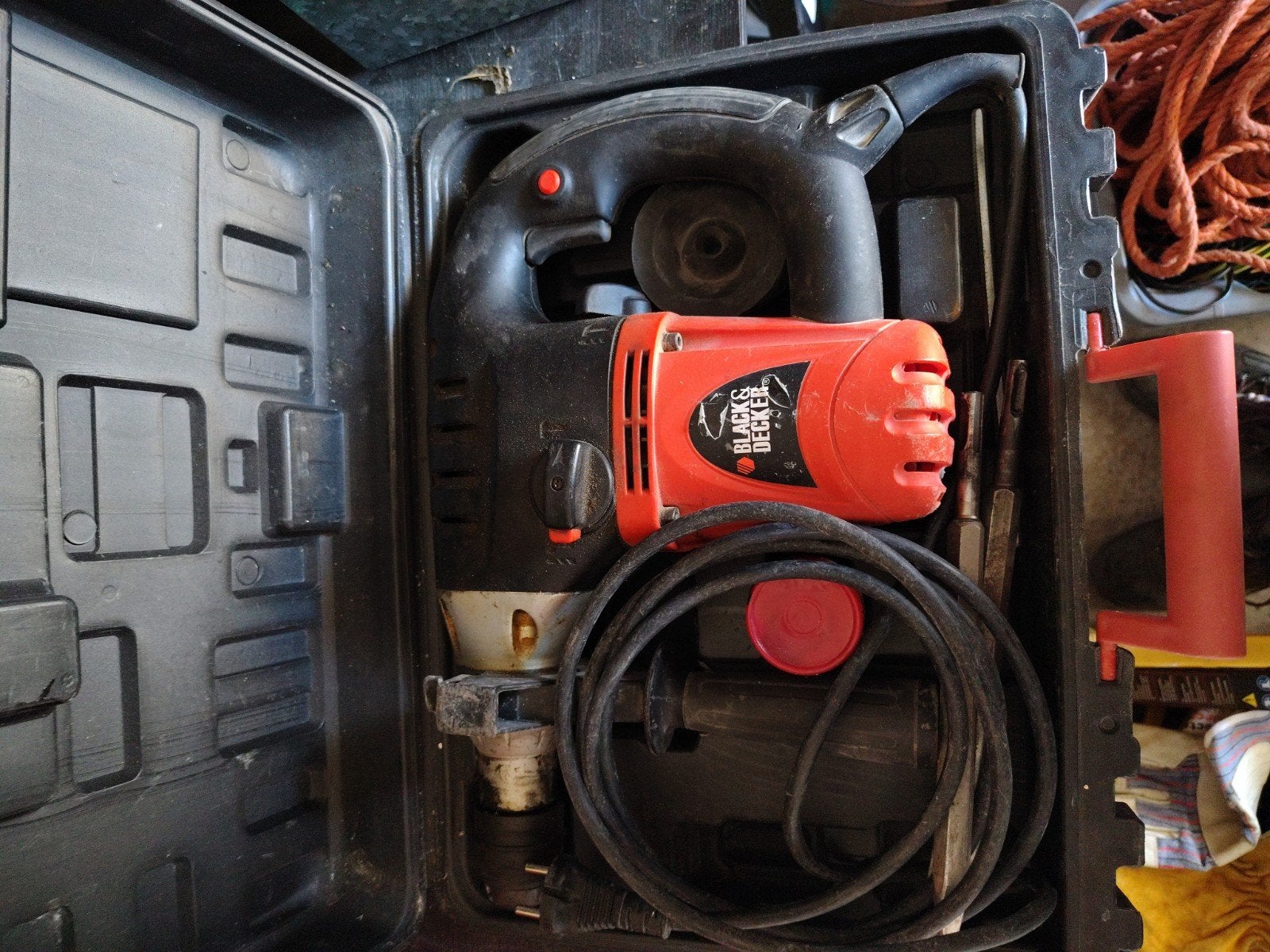 Black & Decker sloophamer met 2 beitels, Ophalen of Verzenden, Gebruikt, 600 watt of meer, Boor- en/of Breekhamer