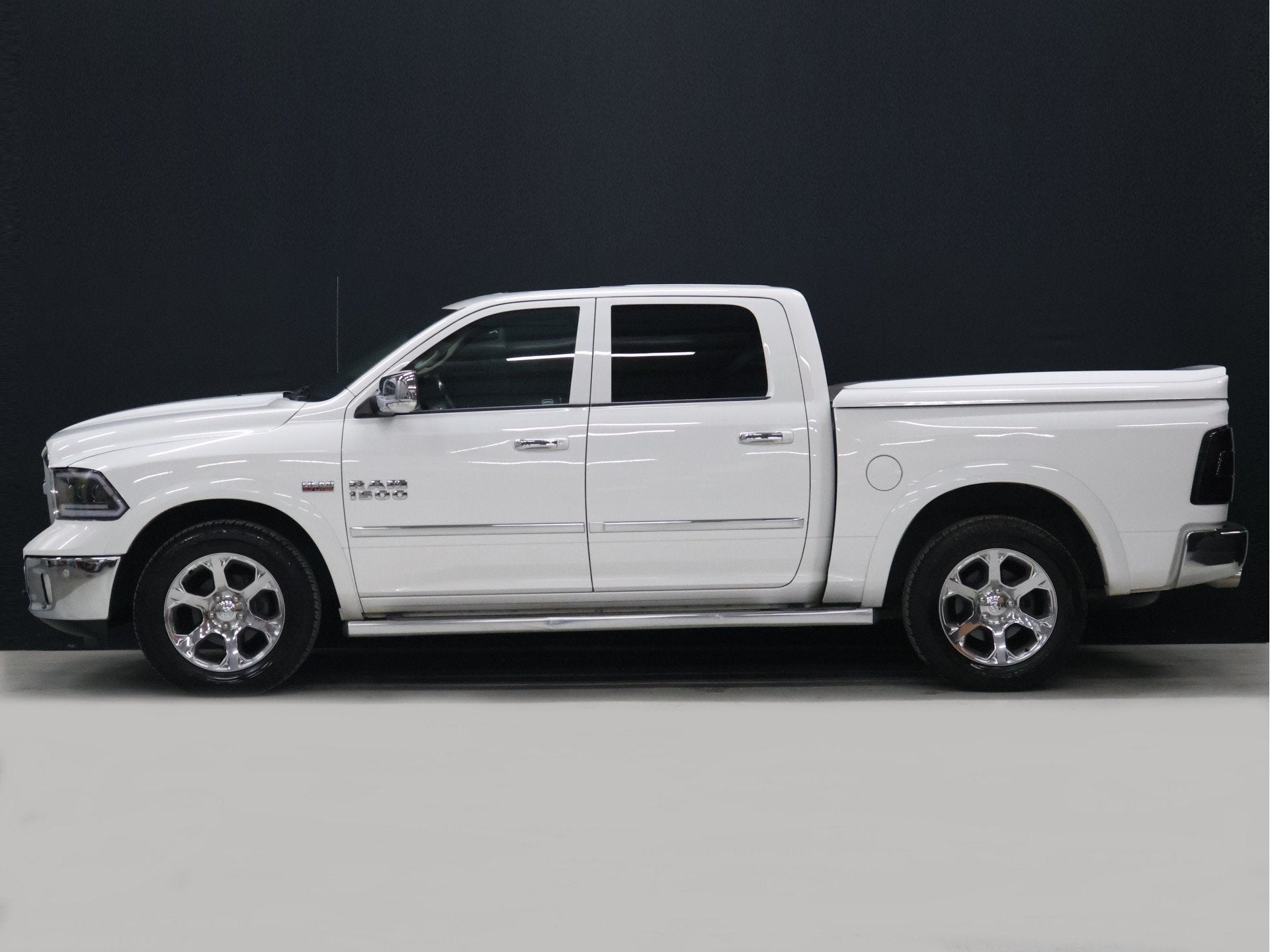 Dodge Ram 1500 5.7 V8 Quad Cab 6'4 [SCHUIFKANTELDAK, ALPINE, Automaat, Euro 5, Achterwielaandrijving, Gebruikt