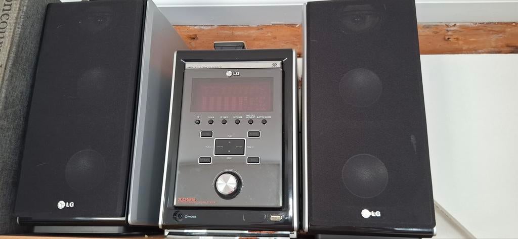 LG stereo toren met 2 speakers en afstandsbediening, Audio, Tv en Foto, Stereo-sets, Overige merken, Ophalen of Verzenden, Zo goed als nieuw