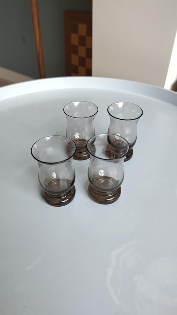 4 borrelglaasjes rookglas taupe / bruin, Ophalen of Verzenden, Gebruikt, Borrel- of Shotglas