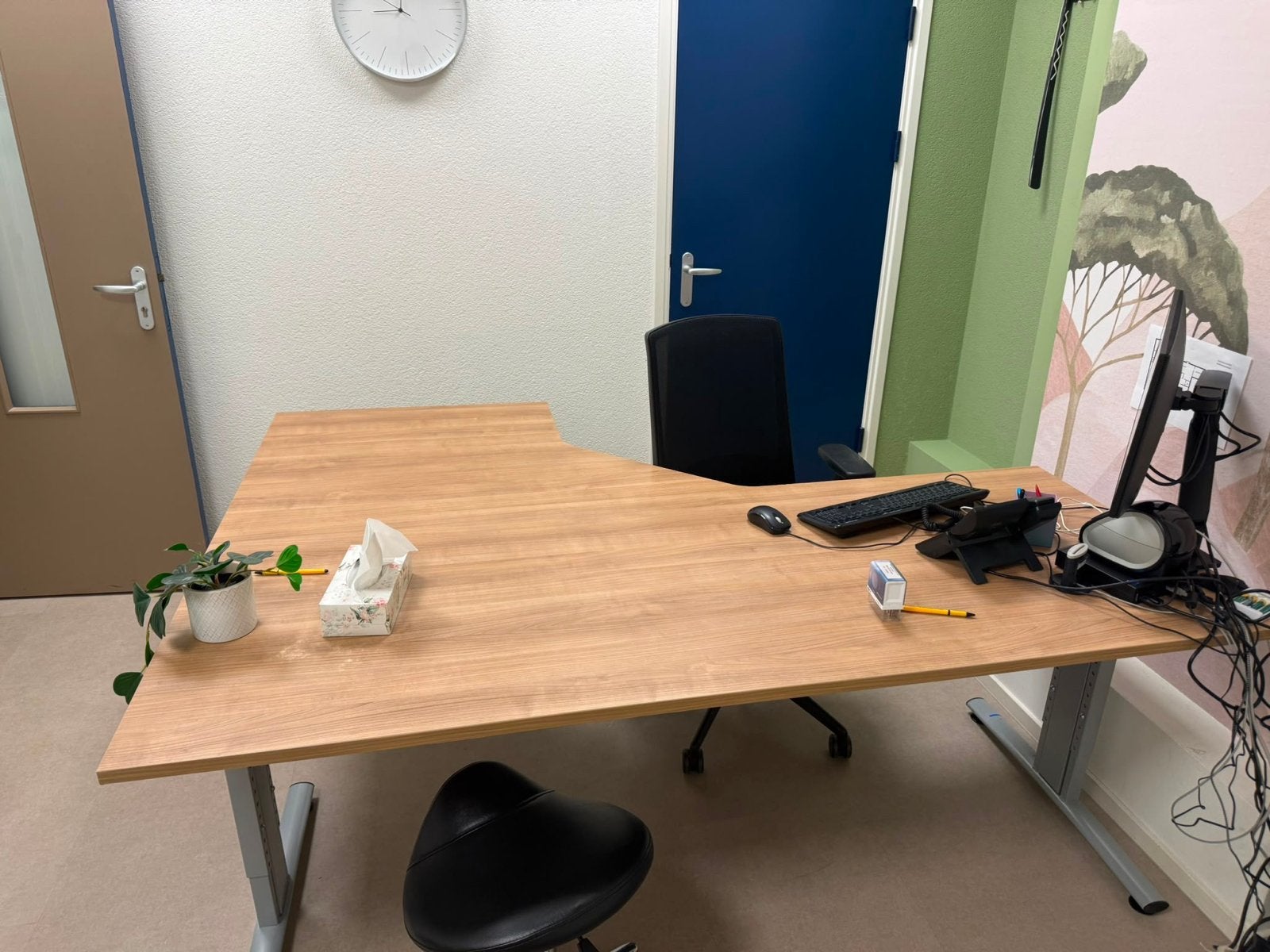 2 (identieke) grote hoekbureaus - Zo Goed als Nieuw, Huis en Inrichting, Bureaus, Ophalen, Demontabel, Zo goed als nieuw, Hoekbureau
