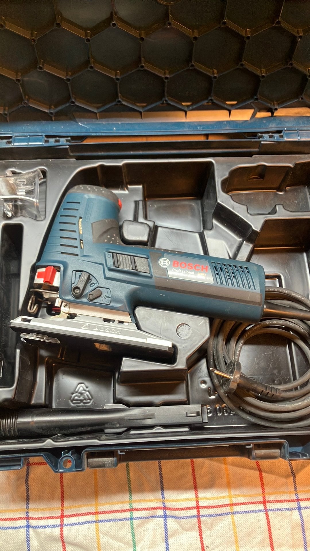 Bosch GST 160 CE decoupeerzaag nieuw, Decoupeerzaag, Nieuw, 600 tot 1200 watt, Ophalen of Verzenden