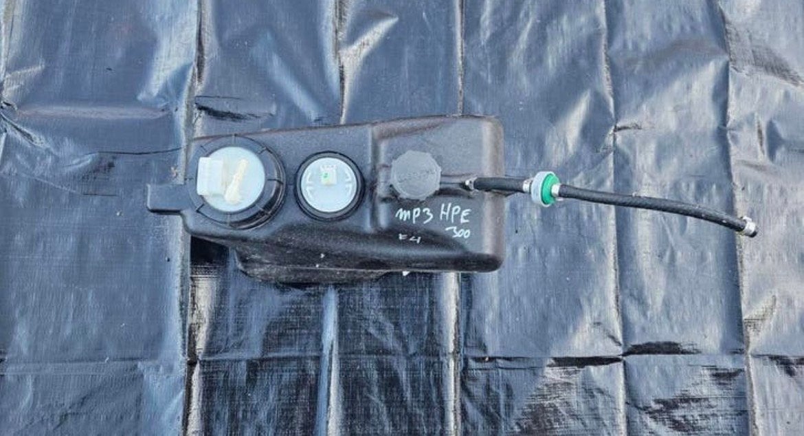 Benzine tank met pomp en sensor Piaggio mp3 hpe 300cc., Ophalen of Verzenden