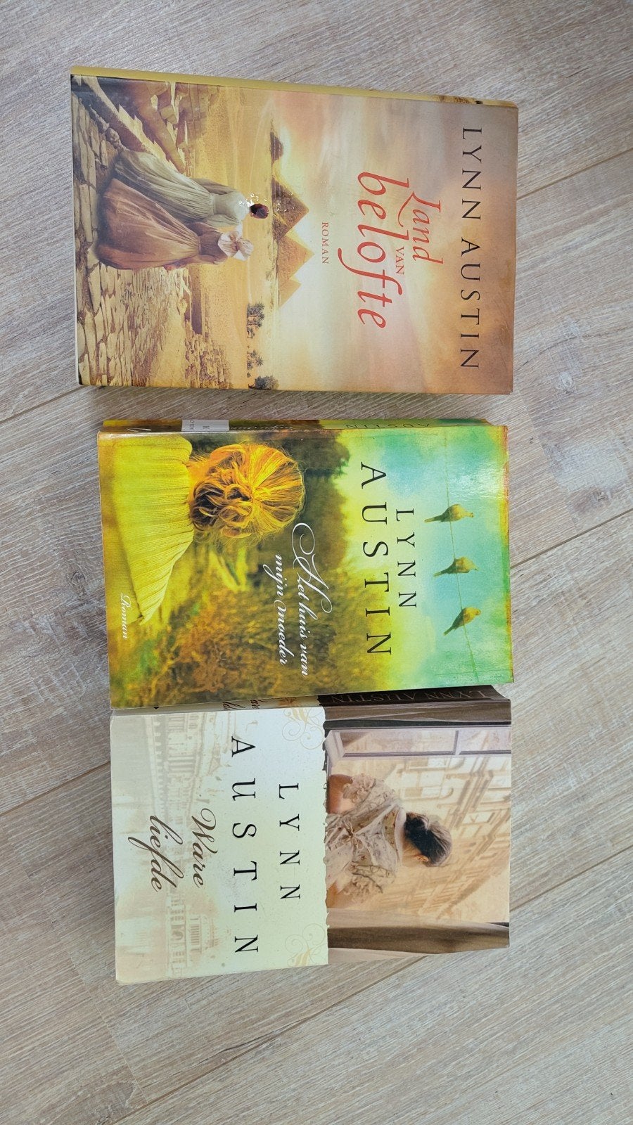 3 romans van Lynn Austin: Het huis van mijn moeder enz, Ophalen of Verzenden, Zo goed als nieuw, Lynn Austin