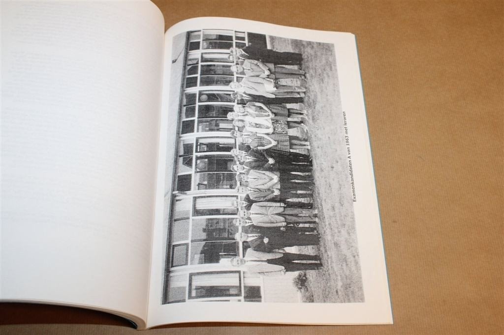 Smoelen-Boek — HBS Drachten Reünie 1960-1963, Verzenden, Gelezen
