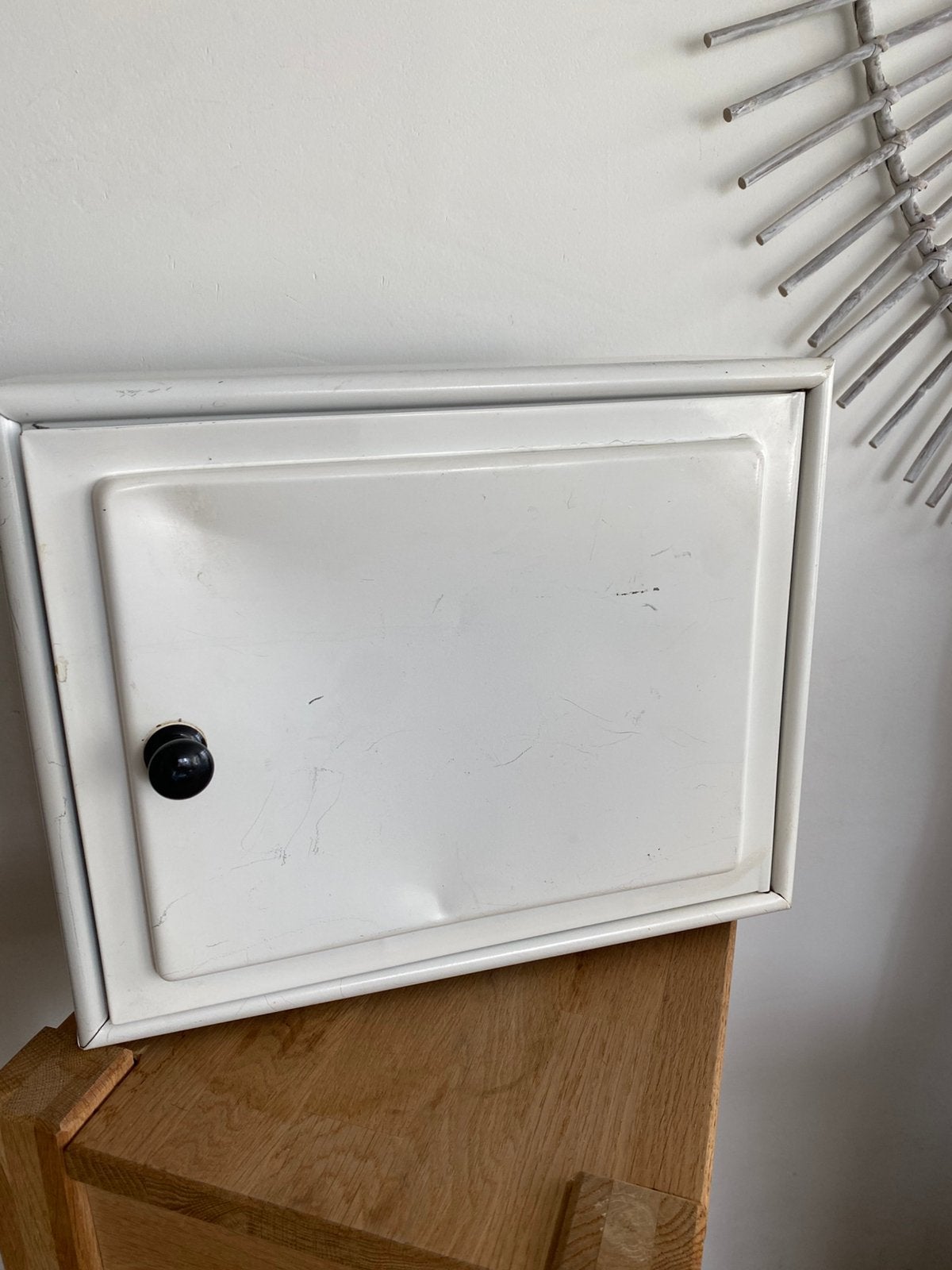 Leuk vintage wit medicijnenkastje, Huis en Inrichting, Zo goed als nieuw, Minder dan 100 cm, 25 tot 50 cm, 50 tot 100 cm