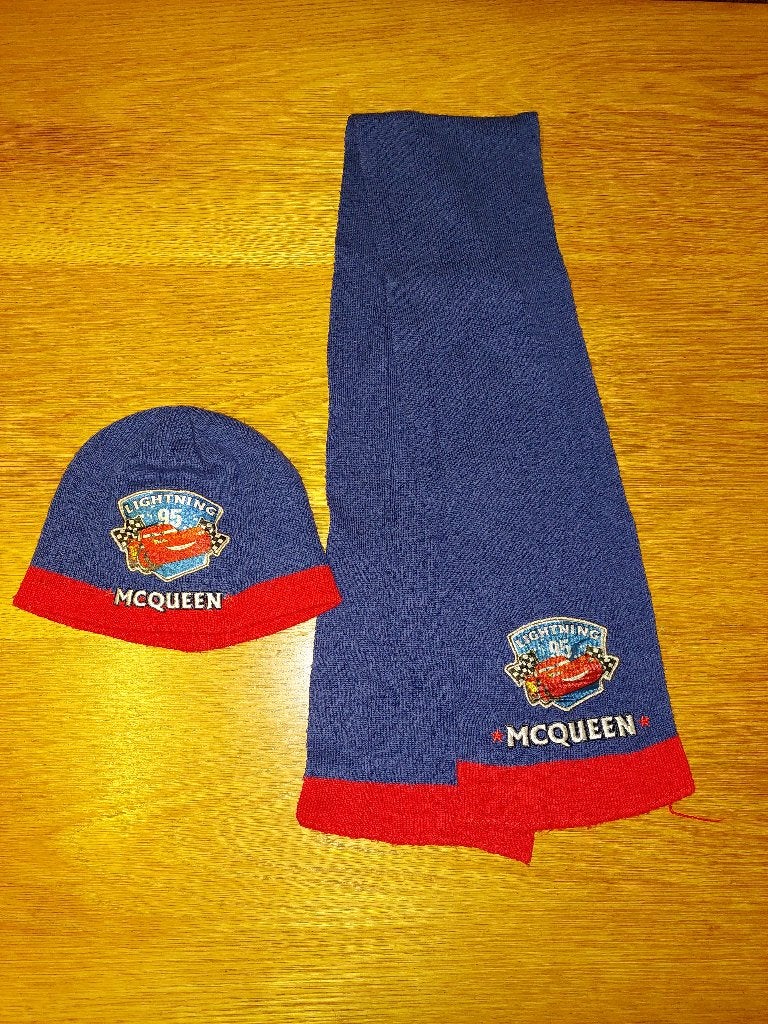 Muts en sjaal, cars 110-116, Disney, Gebruikt, Setje, 110 t/m 116