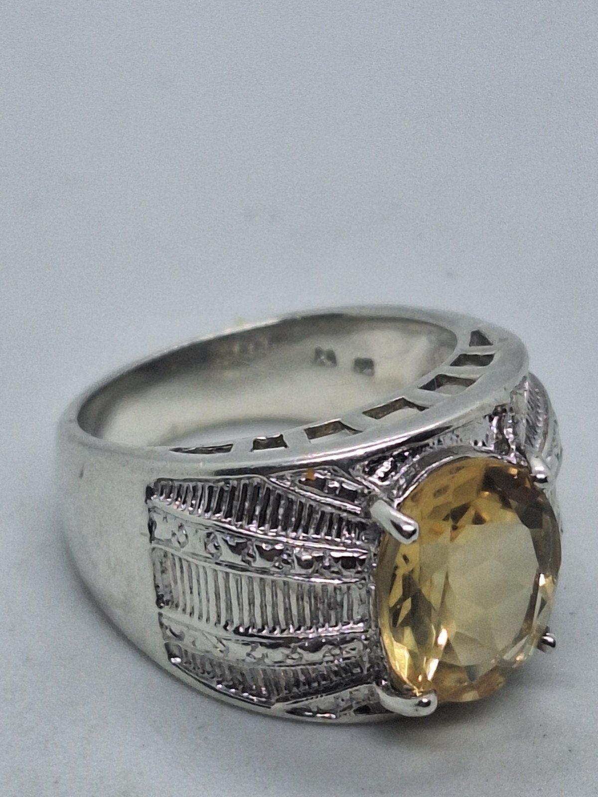 Zilveren ring met citrien, maat 18.5, 18 tot 19, Gebruikt, Ophalen of Verzenden, Met edelsteen
