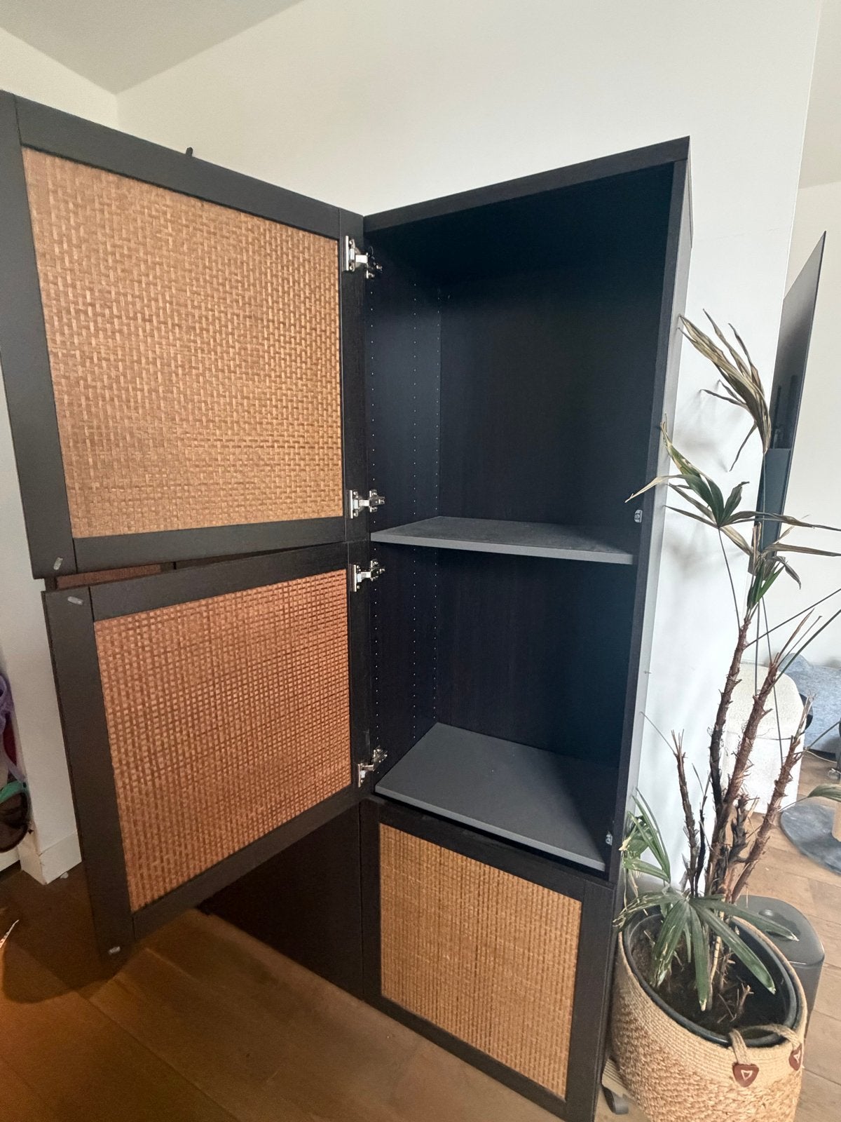 IKEA BESTÅ kast zwartbruin met STUDSVIKEN deuren, Ophalen, Zo goed als nieuw, 150 tot 200 cm, 25 tot 50 cm