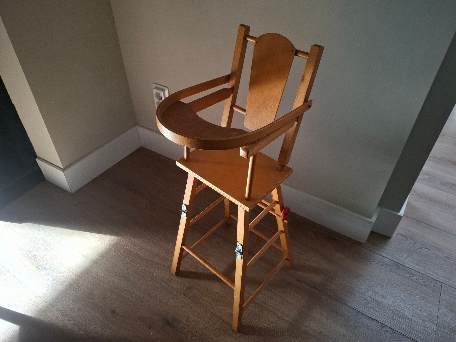 Houten kinderstoel voor poppen - Vintage speelgoed, Ophalen of Verzenden, Gebruikt, Jongen of Meisje