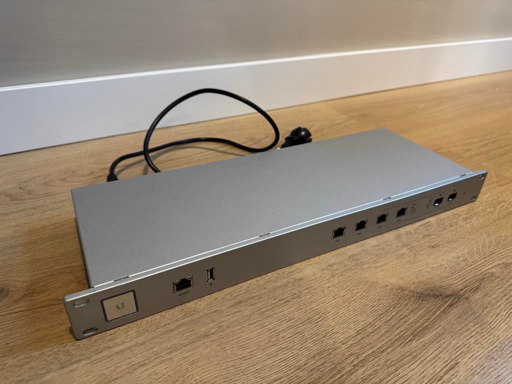Ubiquiti UniFi Security Gateway Pro 4 (USG Pro 4) met Noctua, Ophalen, Zo goed als nieuw