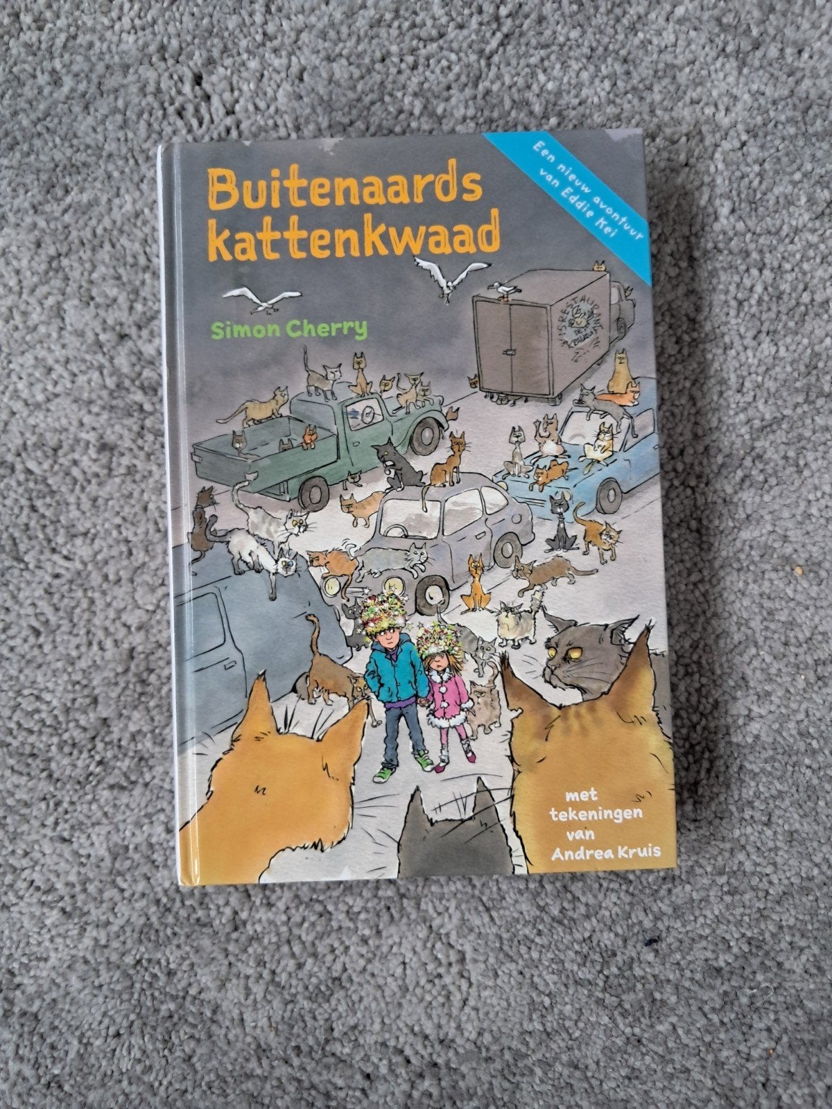 Buitenaards kattenkwaad - Simon Cherry, Ophalen of Verzenden, Gelezen, Simon Cherry, Fictie algemeen