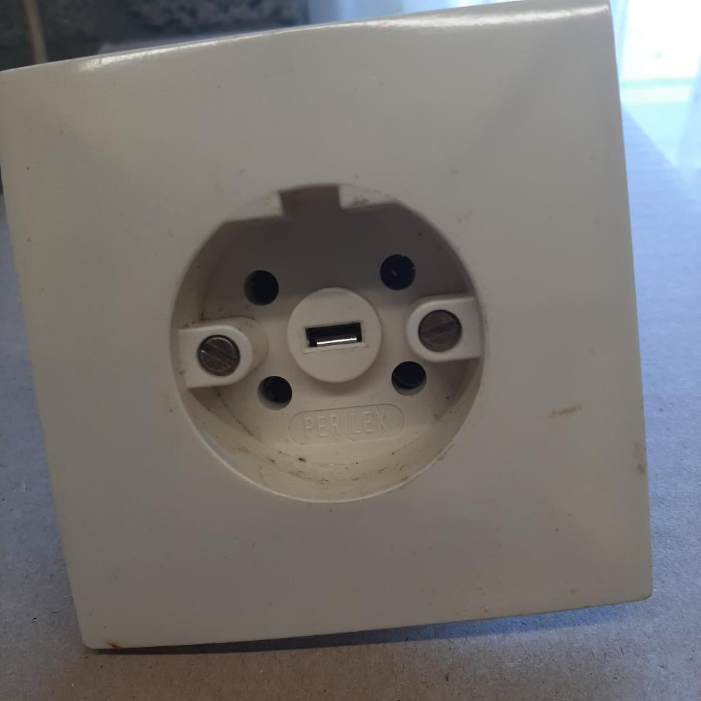 perilex, Gebruikt, Vrijstaand, Elektrisch, 4 kookzones