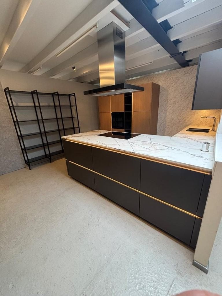 SPOED KEUKEN VERKOOP (faillissement), Huis en Inrichting, Ophalen, Zwart, Hoekkeuken, Nieuw