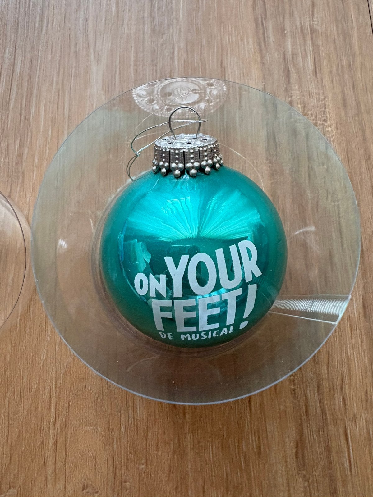 Kerstbal musical On Your Feet!, Ophalen, Zo goed als nieuw