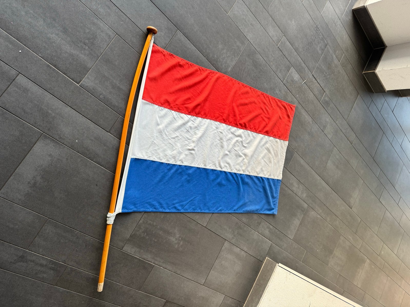 Bootvlag Nederland met gebogen vlaggenstok, Ophalen of Verzenden, Gebruikt