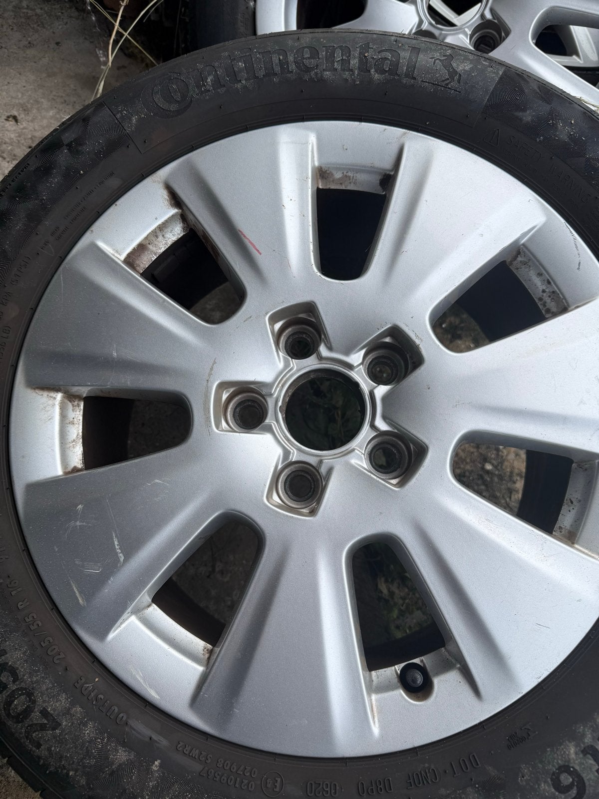 Foto 5 van Set van 4 Continental zomerbanden met velgen 205/55 R16