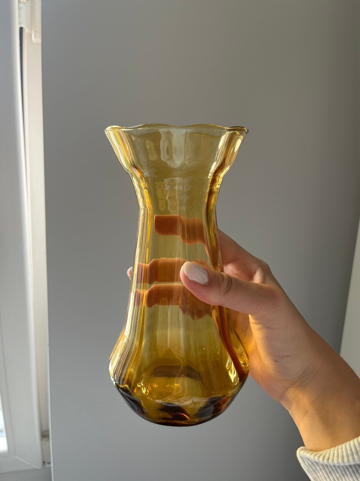 Twee Amber kleurige vaasjes, Huis en Inrichting, Woonaccessoires | Vazen, Ophalen, Zo goed als nieuw