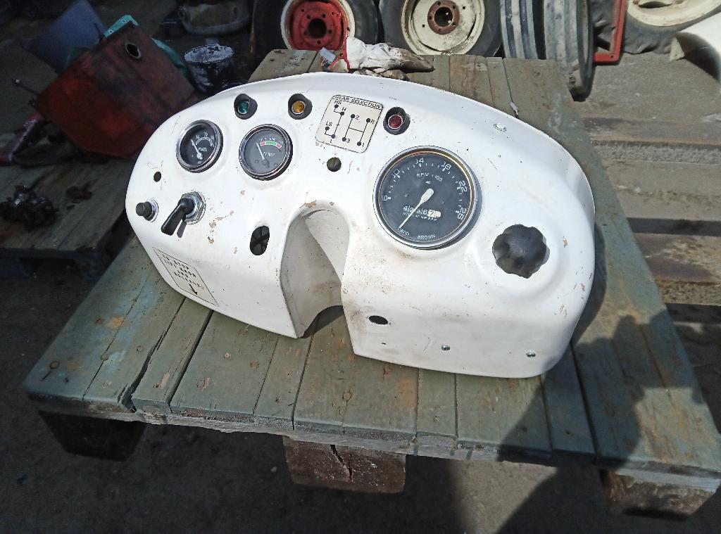David Brown 995 onderdeelen Trekker parts, Ophalen