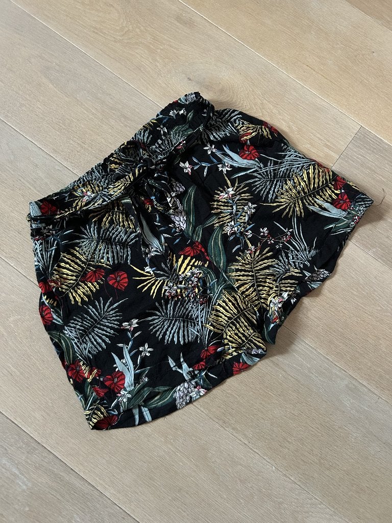 Zwarte short Costes met tropische print - mt S, Kort, Zwart, Ophalen of Verzenden, Zo goed als nieuw