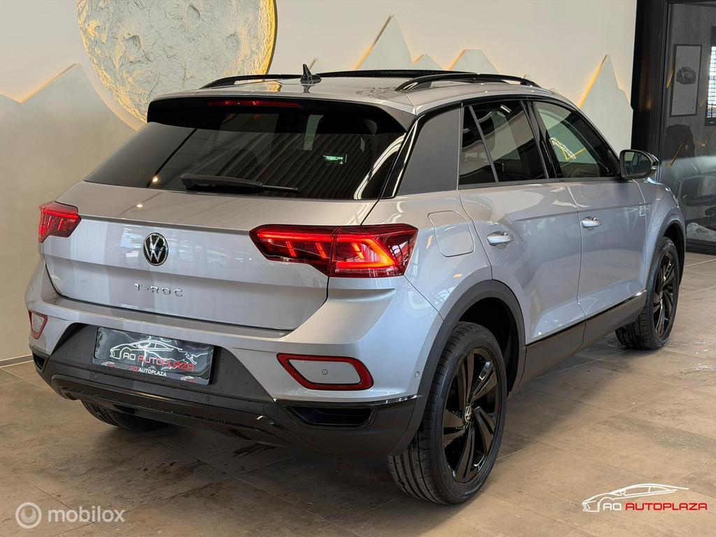 Volkswagen T-Roc 1.5 TSI Panorama/IQ Light/Stoelverwarming/b, Auto's, Adaptive Cruise Control, 1258 kg, 1498 cc, Zwart