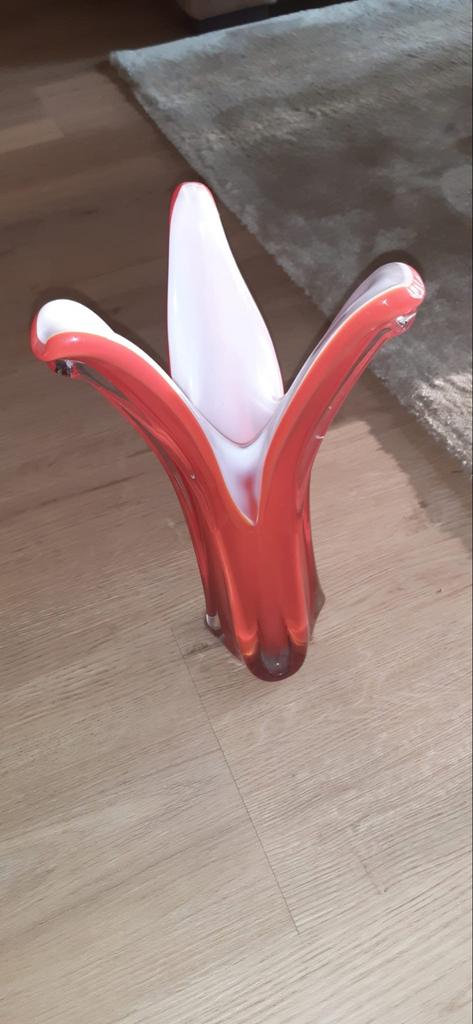 Decoratieve glazen vaas rood/wit, Ophalen