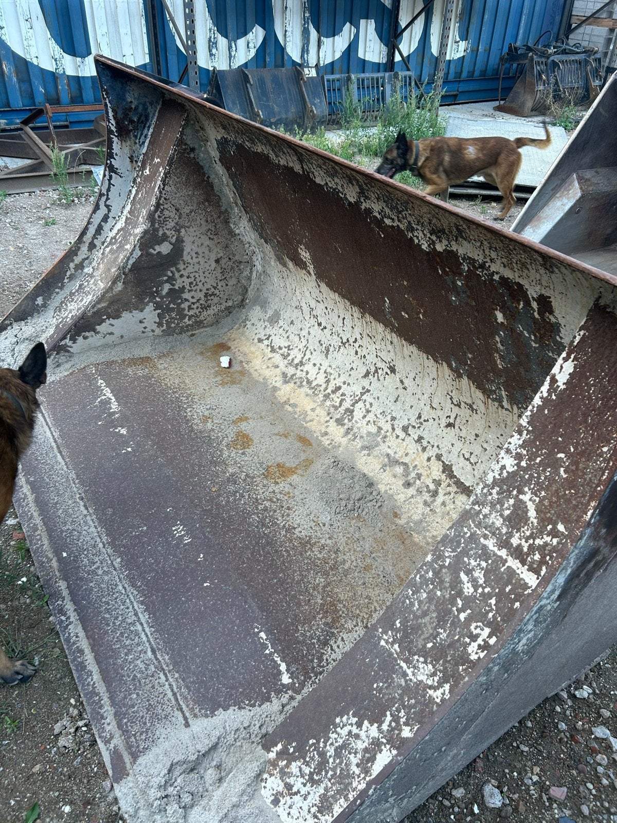 Hoogkiepbak, Ophalen