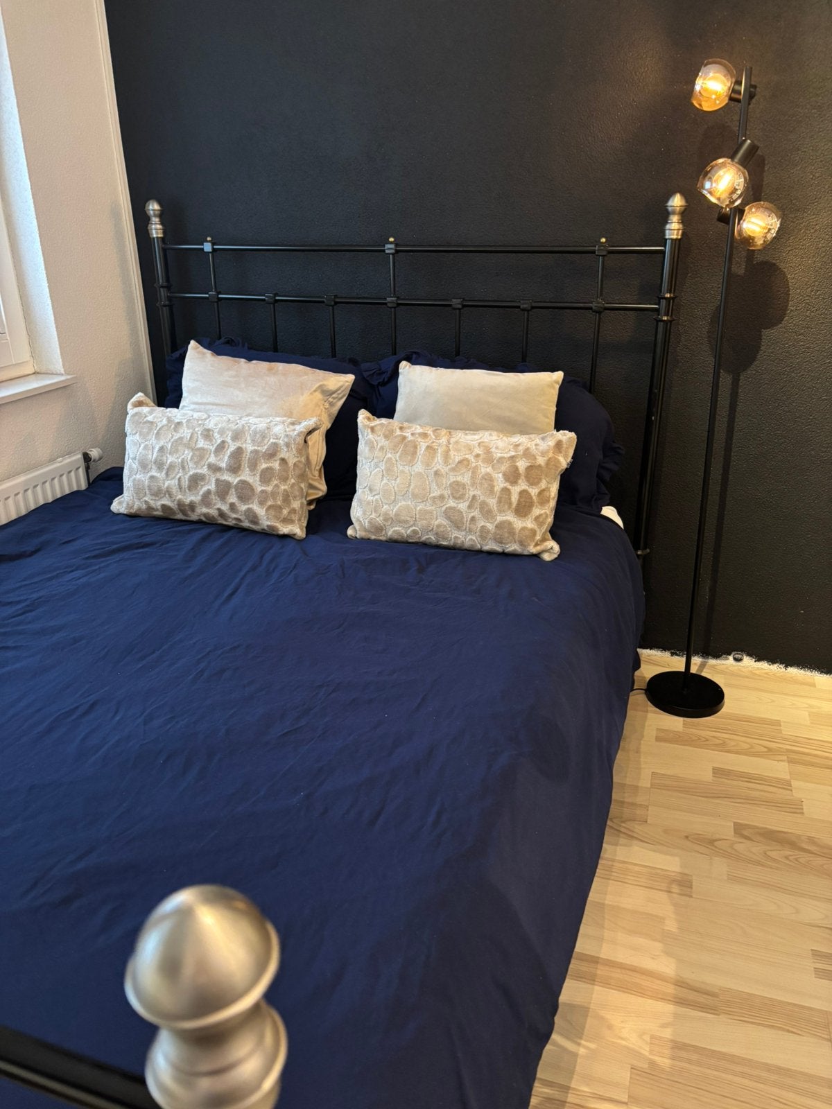 2 persoons bed 140 x 200 met electrische lattenbodems, Huis en Inrichting, Ophalen, Zwart, Tweepersoons, 140 cm