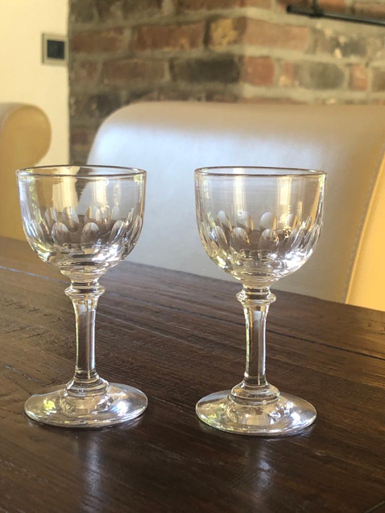 Set van 2 Vintage Borrelglaasjes met Geslepen Details, Antiek en Kunst, Ophalen of Verzenden
