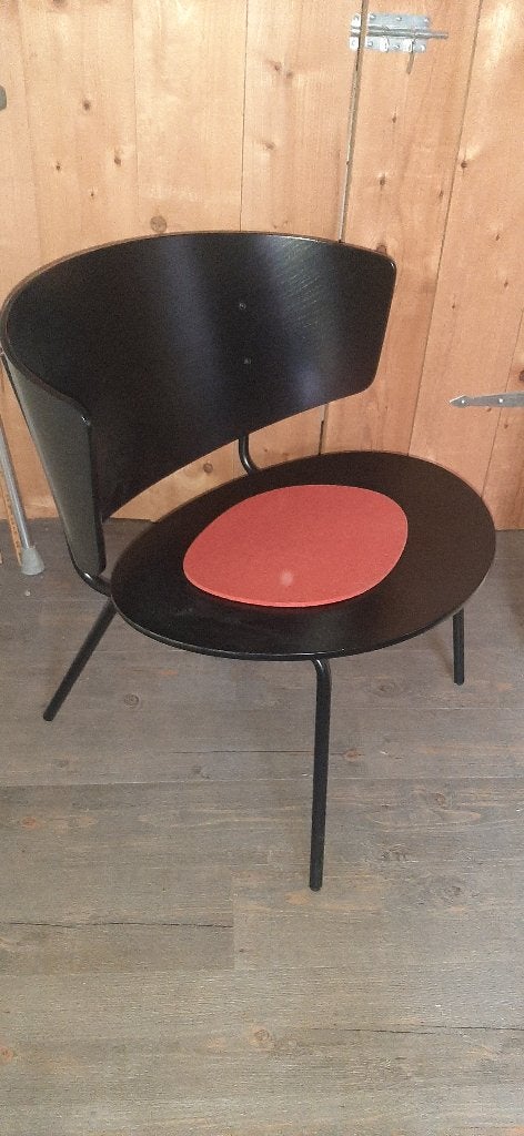 Ferm Living Herman lounge stoel, Ophalen, Zwart, Herman studio, Zo goed als nieuw