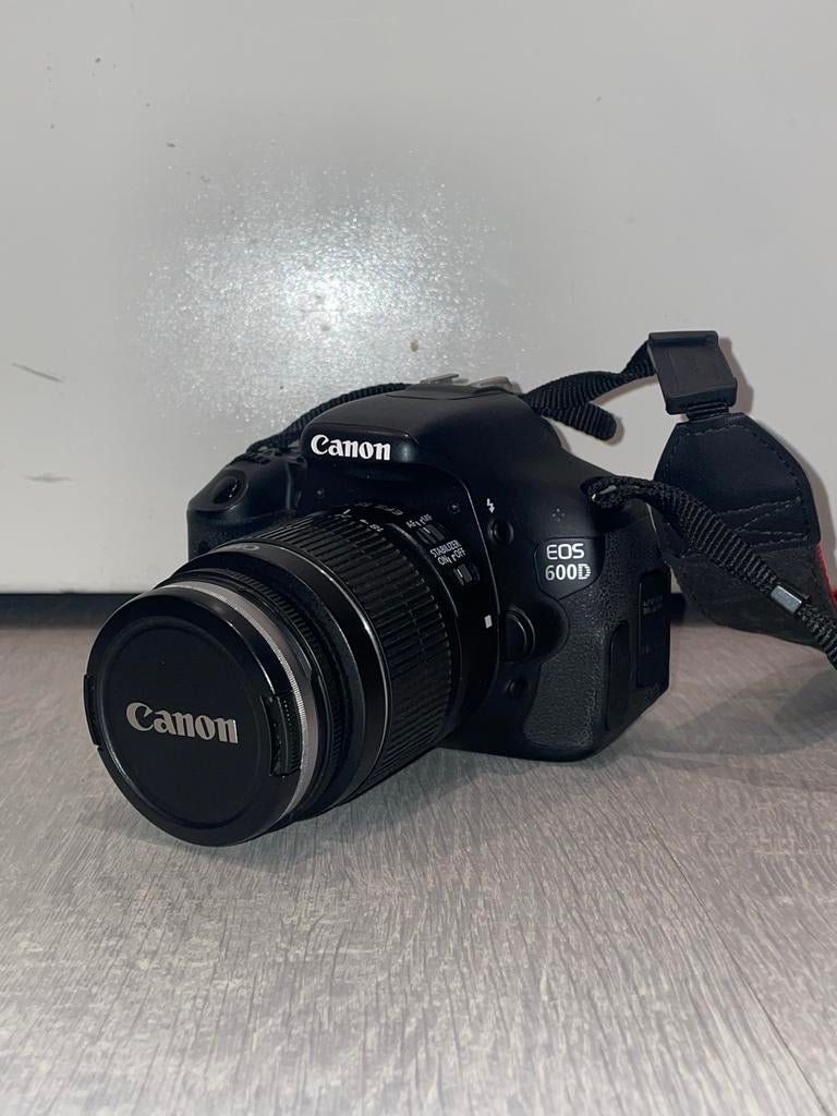 Canon EOS 600D spiegelreflexcamera met 2 lenzen, Audio, Tv en Foto, Fotocamera's Digitaal, Gebruikt, Spiegelreflex, Canon, Ophalen of Verzenden