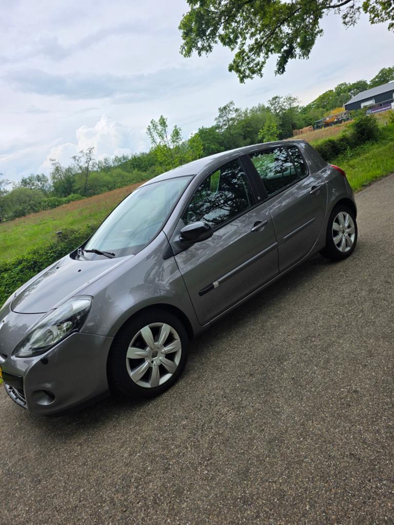 Renault Clio 1.2 TCE 5-DRS keyless, Auto's, Voorwielaandrijving, 535 kg, Zwart, 4 cilinders