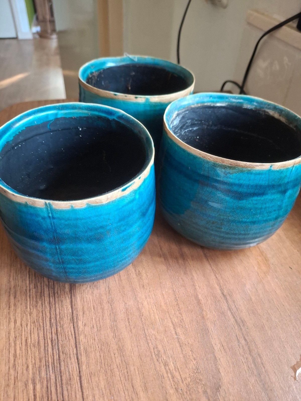 Drie turquoise bloempotten , diameter 14cm, hoogte 12cm, Ophalen, Rond, Zo goed als nieuw, Binnen