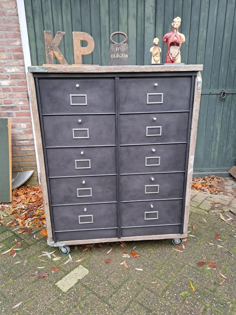 Unieke Industriële Ladenkast - Metaal & Steigerhout, Ophalen of Verzenden, Nieuw