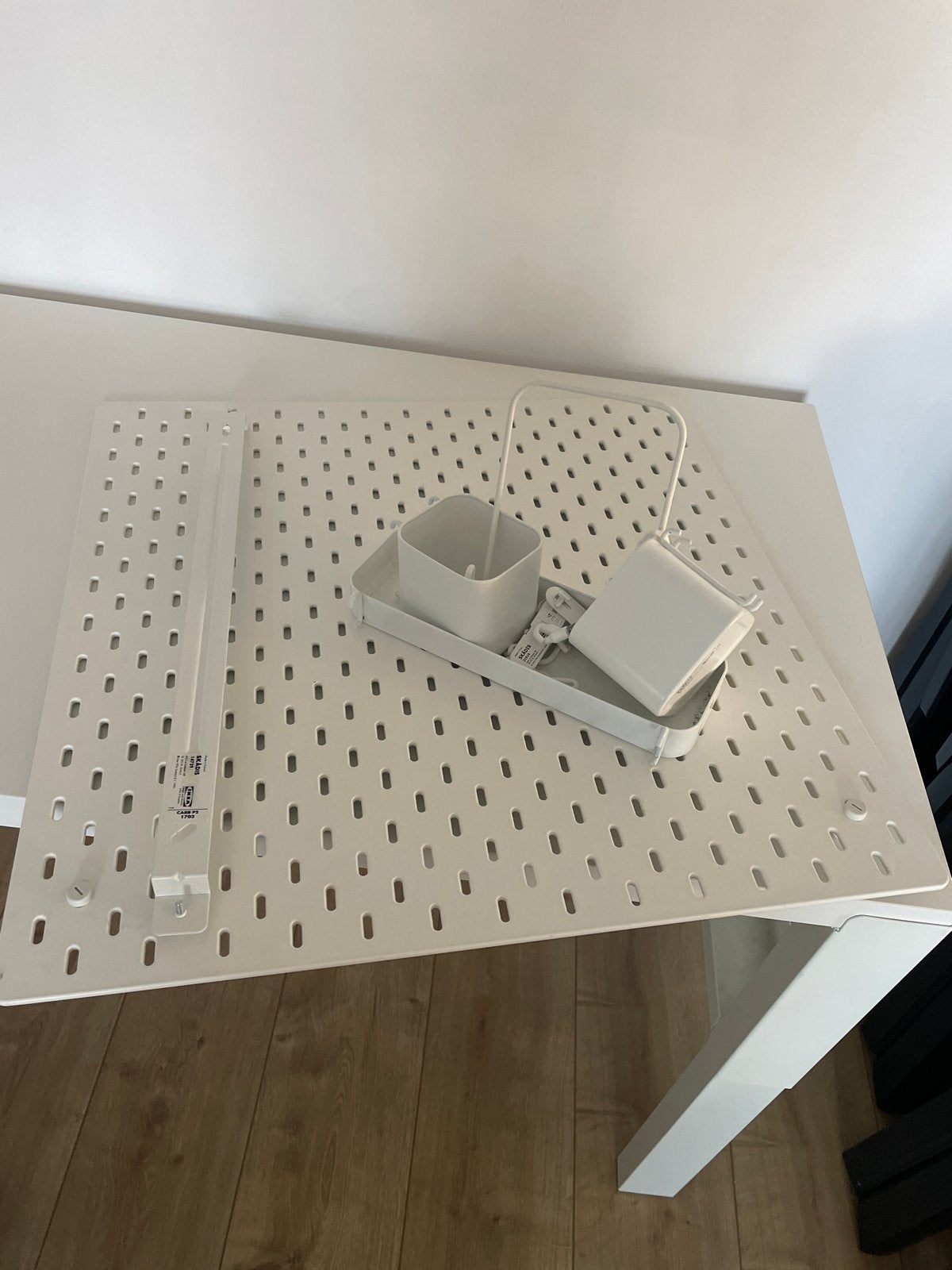 IKEA Skådis opbergbord met accessoires, Opbergruimte, Metaal, Ophalen of Verzenden, Zo goed als nieuw