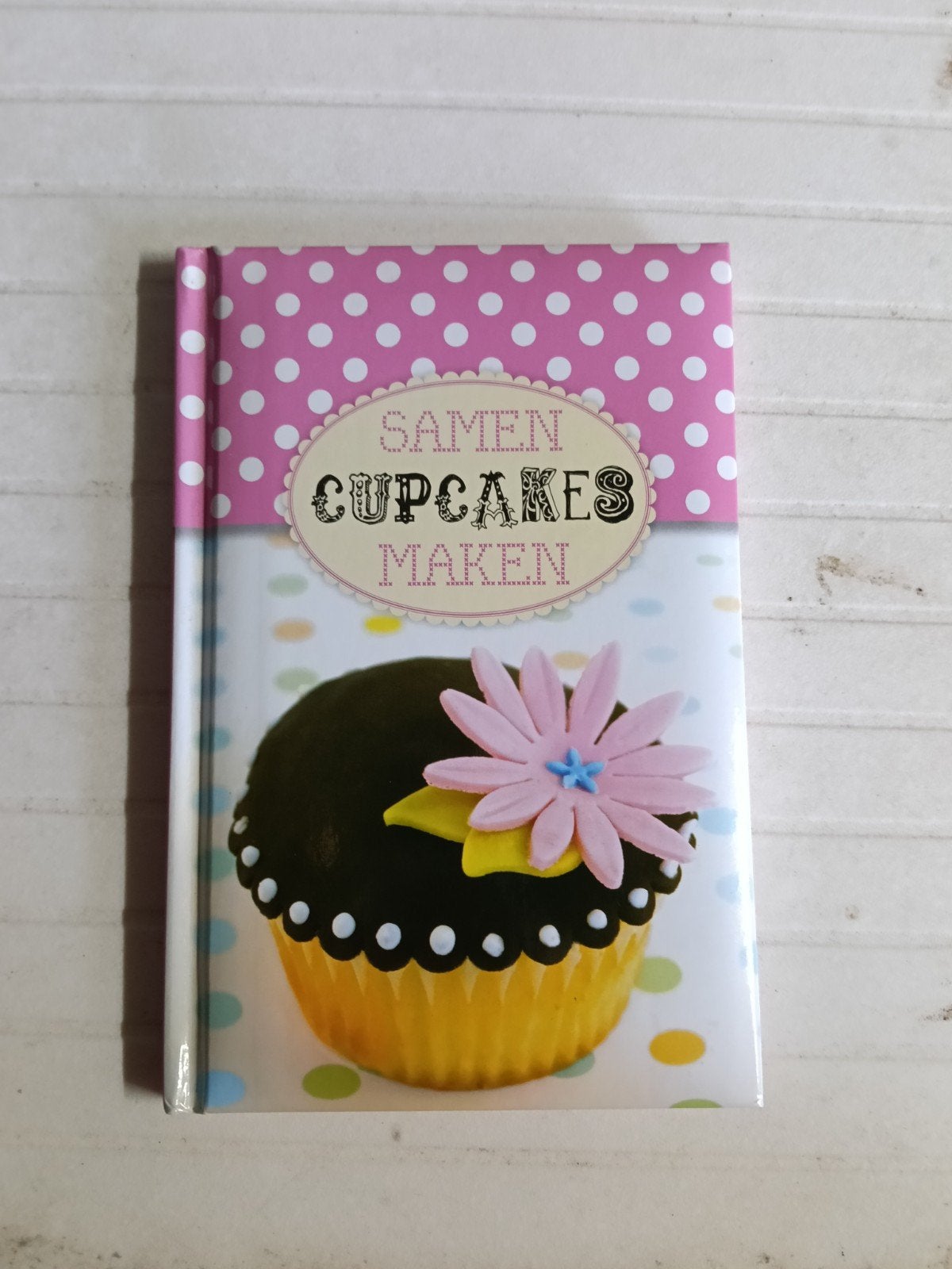 Samen cupcakes maken, Ophalen of Verzenden, Zo goed als nieuw