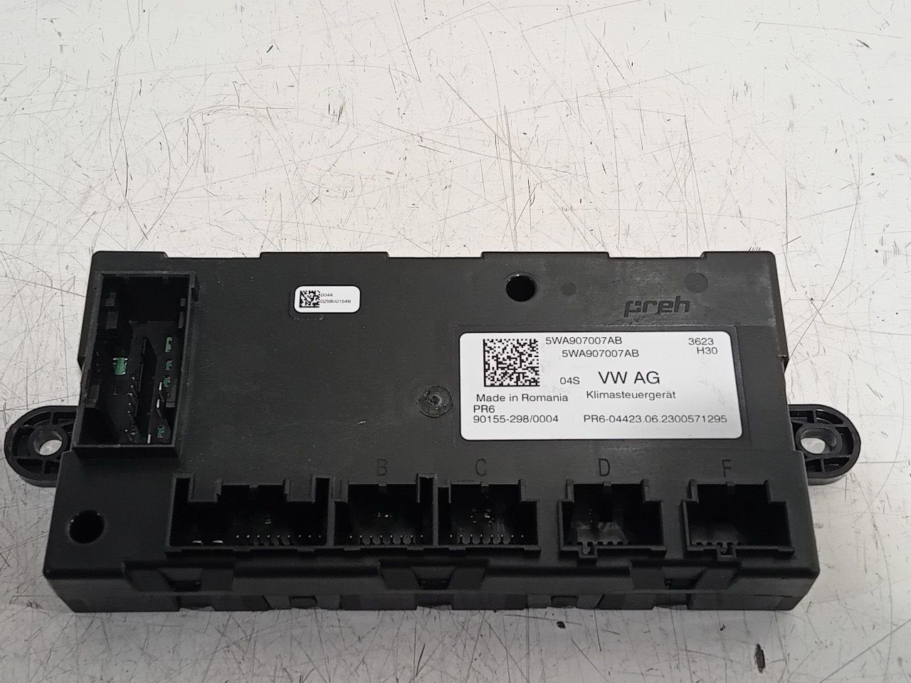 Computer kachel Volkswagen Golf, Onderdelen@venauto.nl, Van der Ven Autorecycling B.V., Gebruikt, Ettenseweg 76, 4706 PB Roosendaal, The Netherlands