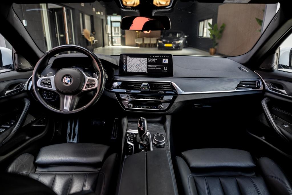 BMW 5 Serie 545e xD High Ex. Ed. | HuD | H&K | Open Dak | Tr, 12 maanden, Gebruikt, Bedrijf, Hybride Elektrisch/Benzine