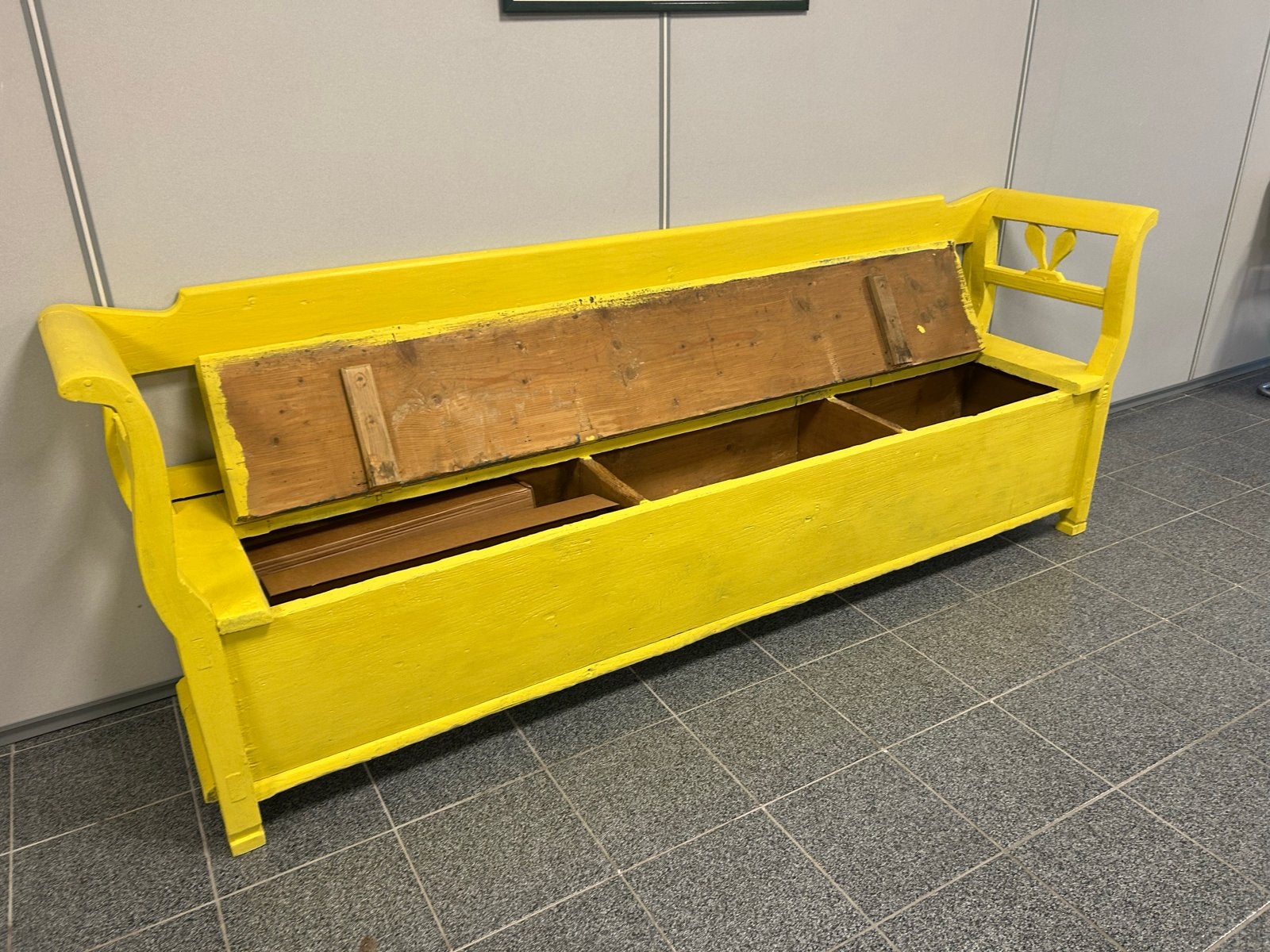 Gele klepbank met Opbergruimte - Annie Sloan Verf, Huis en Inrichting, Ophalen, Gebruikt, Minder dan 75 cm, Driepersoons