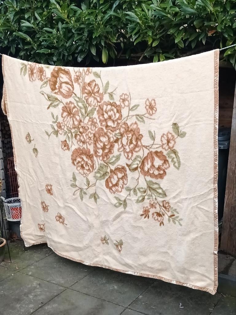 Wollen deken kleed sprei, Ophalen of Verzenden, Gebruikt, Overige maten, Deken of Dekbed