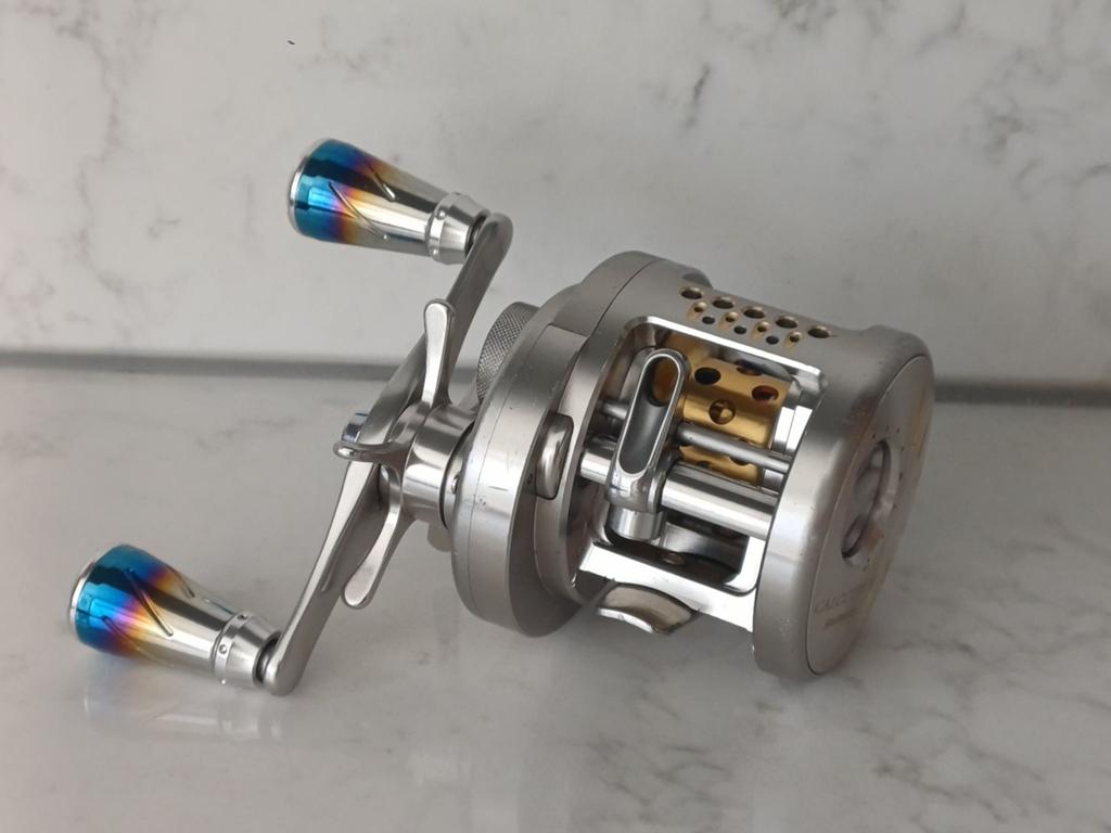 Shimano Calcutta TE 200DC + Custom grips, Ophalen of Verzenden, Gebruikt, Molen