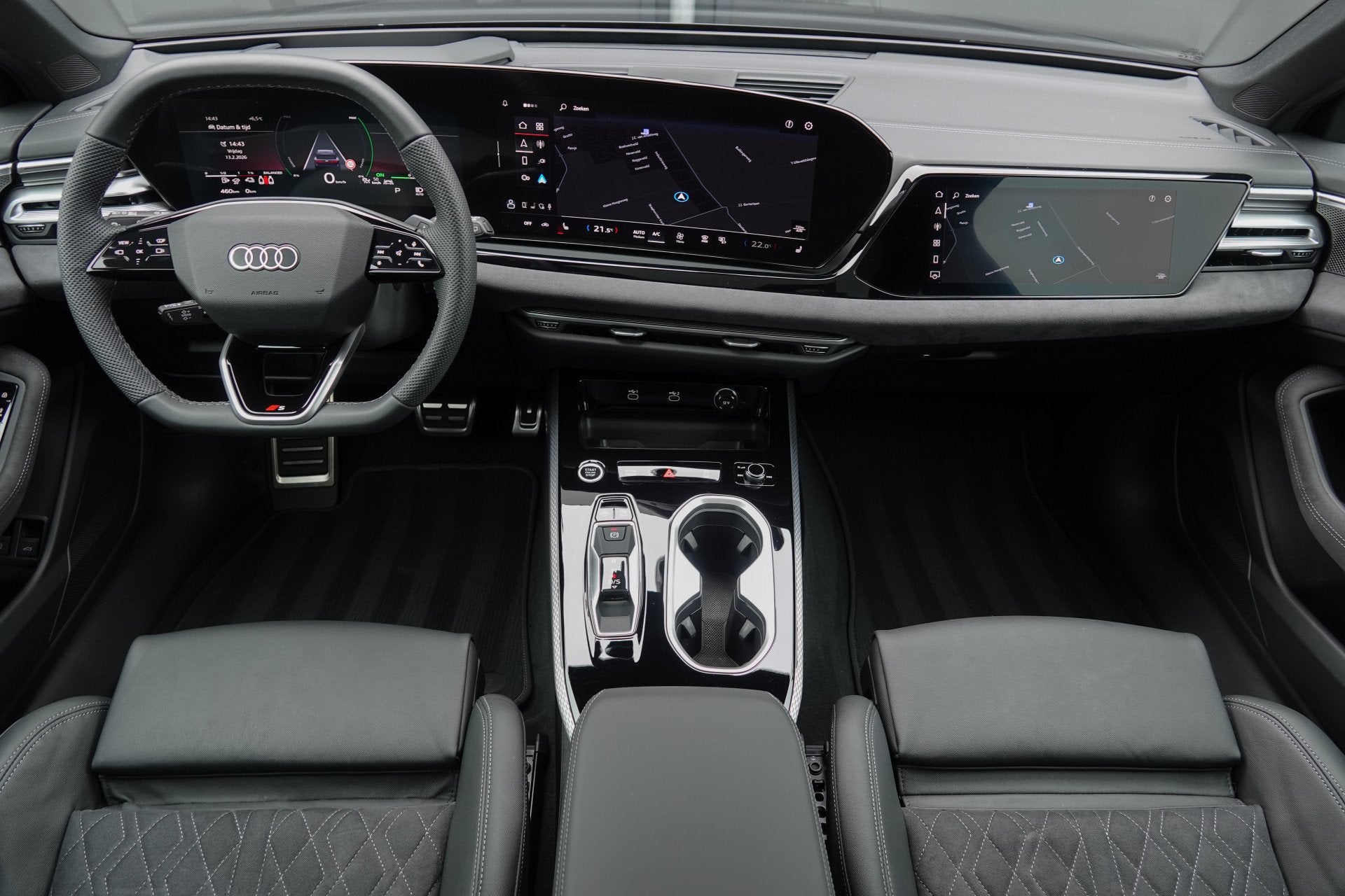 Audi A6 Avant Edition One | e-hybrid 299Pk | MMI Bijrijdersd, Automaat, Gebruikt, Zwart, 4 cilinders
