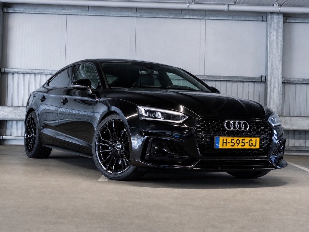 Audi A5 S-Line Black Edition TFSI 150pk S Tronic 2020, Auto's, 4 cilinders, 1984 cc, Leder en Stof, Zwart