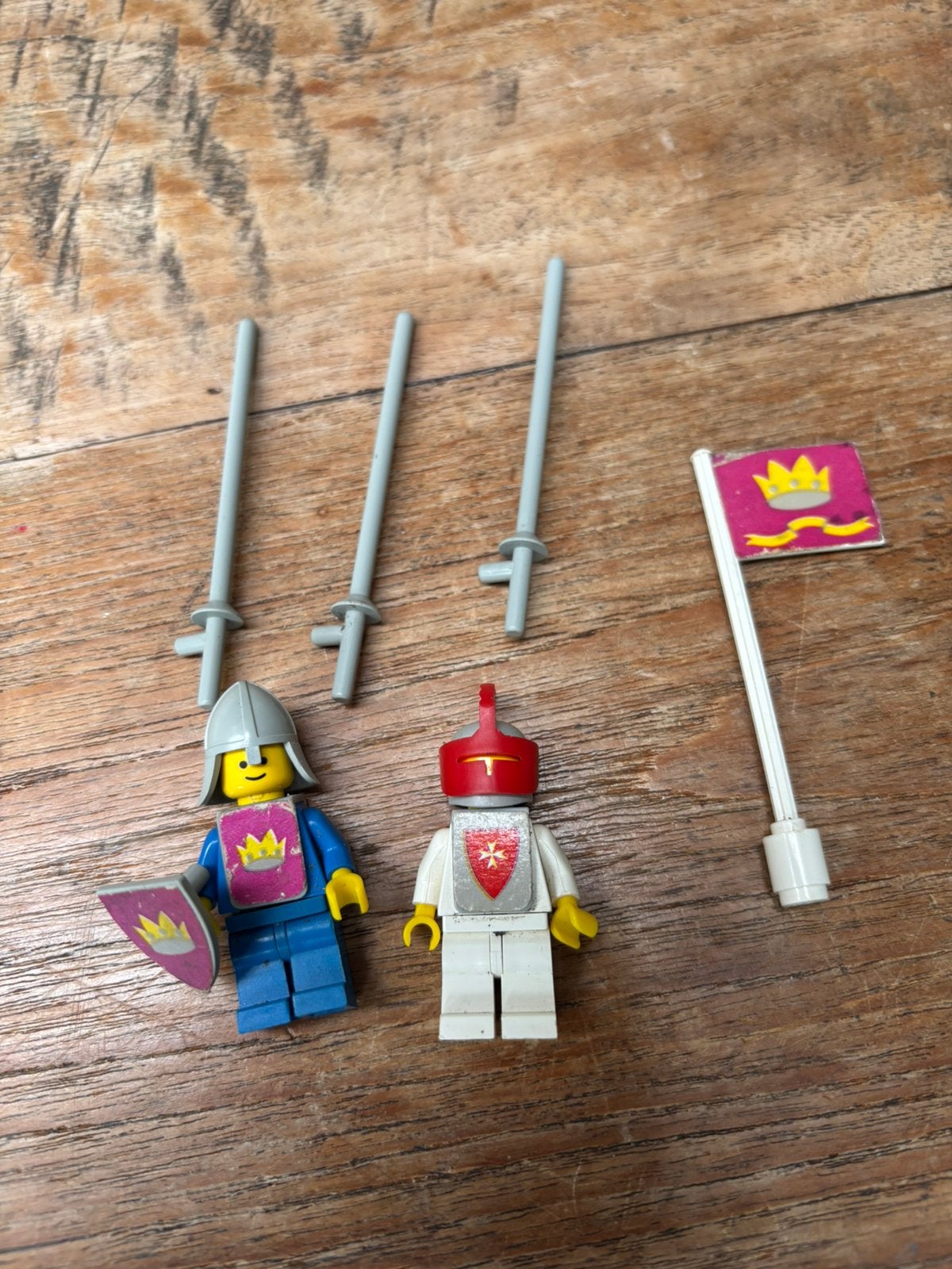 Oude lego ridders en accesoires uit set 375 kasteel, Gebruikt, Lego, Ophalen of Verzenden, Losse stenen