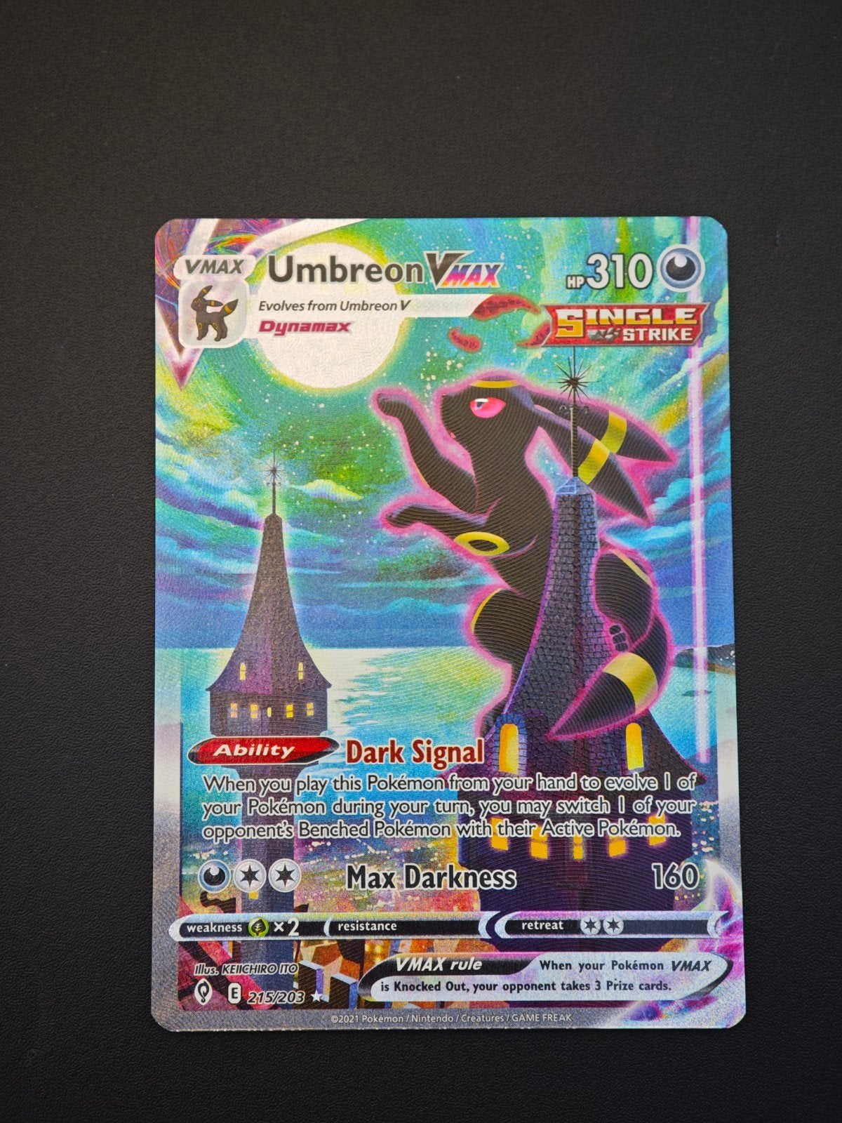 Umbreon VMAX 215 Alt Art Evolving Skies, Ophalen of Verzenden, Zo goed als nieuw, Losse kaart, Foil