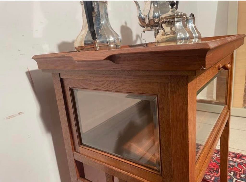 J.A. Huizinga eiken theekastje zeldzaam met geslepen glas, Antiek en Kunst, Ophalen