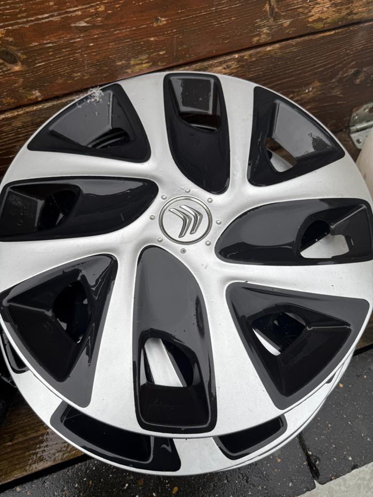 Citroen DS3 banden set 4x met wieldoppen, Ophalen of Verzenden, Gebruikt