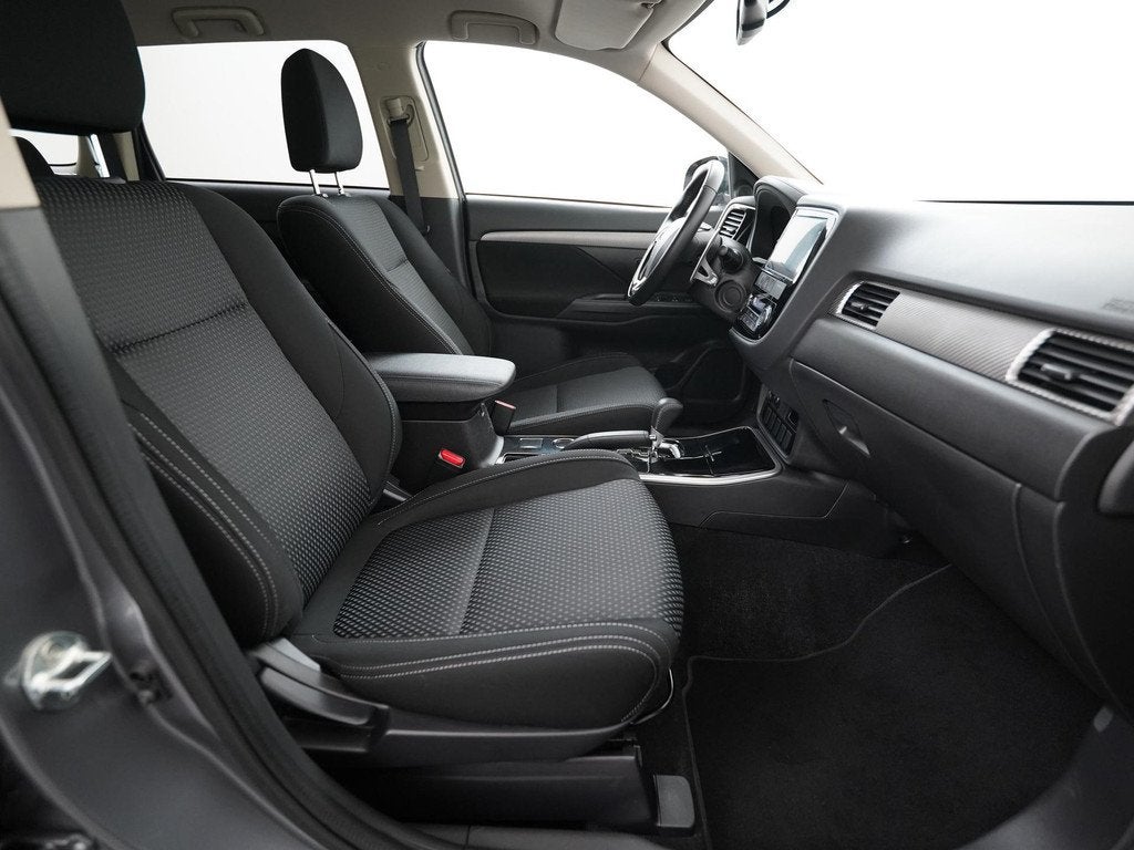 Mitsubishi Outlander 2.0 Business Edition | Apple Carplay |, Stof, Euro 6, 4 cilinders, Origineel Nederlands