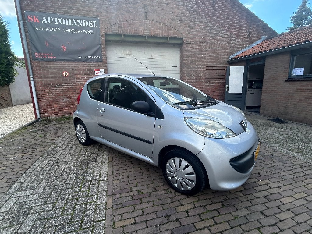 Peugeot 107 1.0 12V 3DR 2007 Grijs WEINIG KM, Voorwielaandrijving, 4 stoelen, 68 pk, Origineel Nederlands