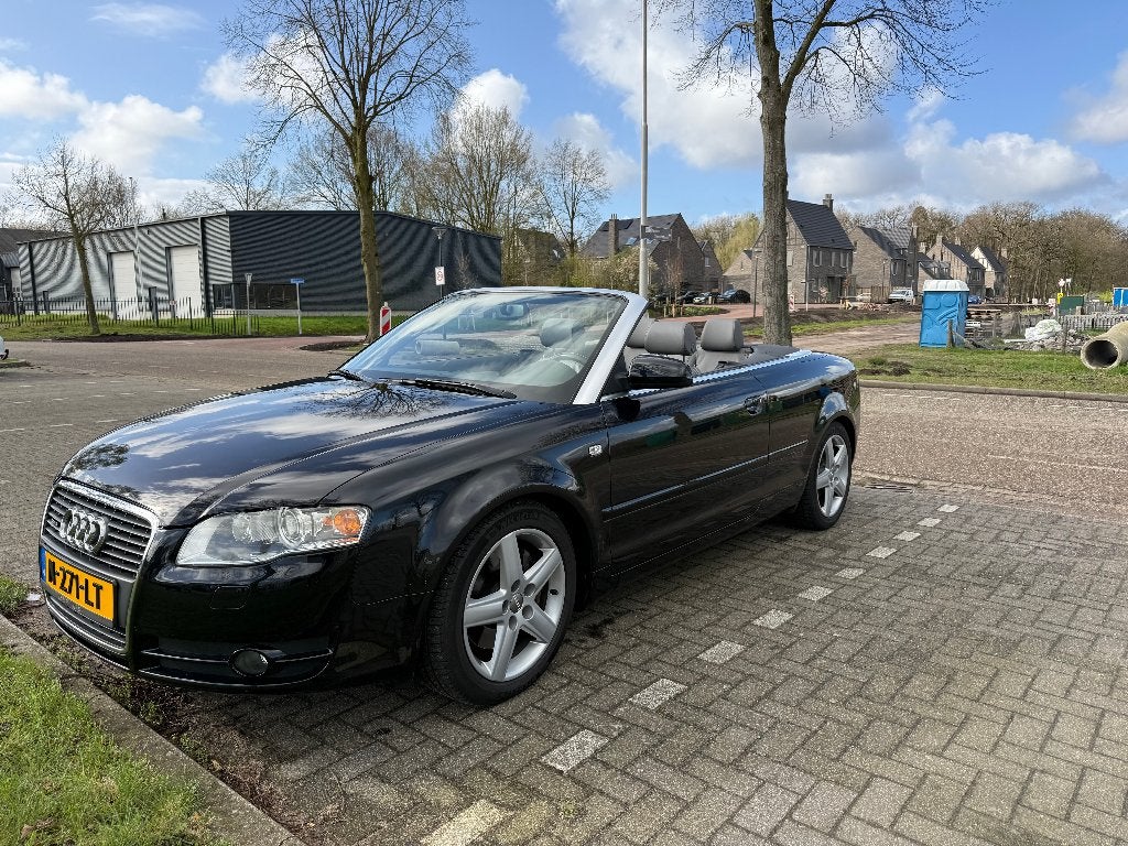 Audi A4 3.2 FSI 188KW Quattro Cabrio 2006 Zwart, Auto's, 1800 kg, 1670 kg, Cabriolet, 4 stoelen